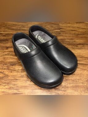KLOGS Slip Resistant Shoes Size 5